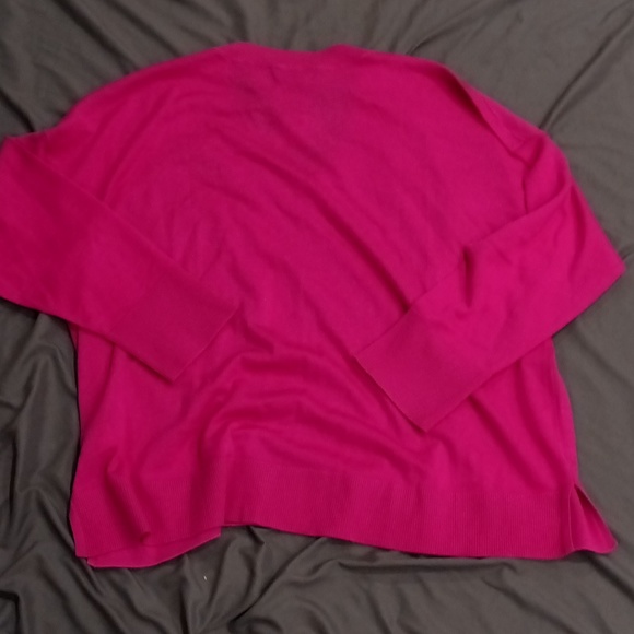 Banana Republic V-Neck Merino Wool - Picture 7 of 7